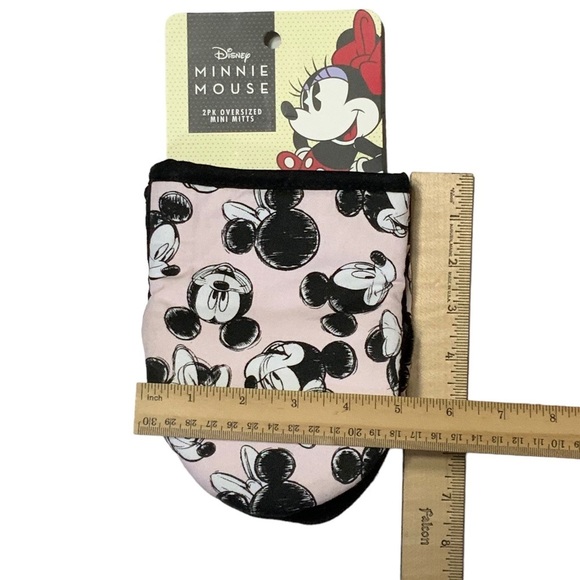 Disney Oven Mitts 2 Pack Mickey Minnie Mouse Oversized Mini Mitts Black Pink - Picture 5 of 16